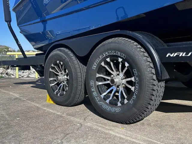 Slide: The Image of Nautique GS24 2018 - 13