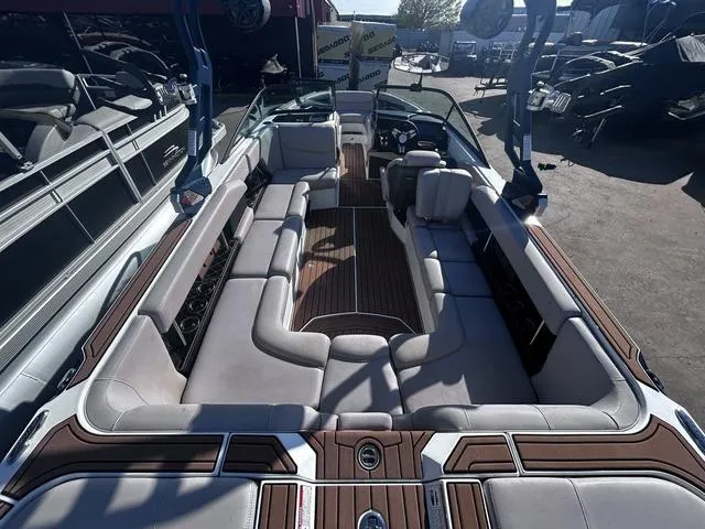 Slide: The Image of Nautique GS24 2018 - 16