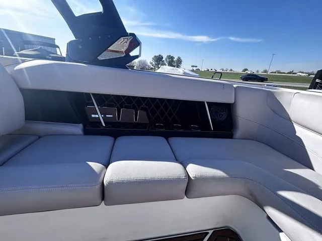 Slide: The Image of Nautique GS24 2018 - 21