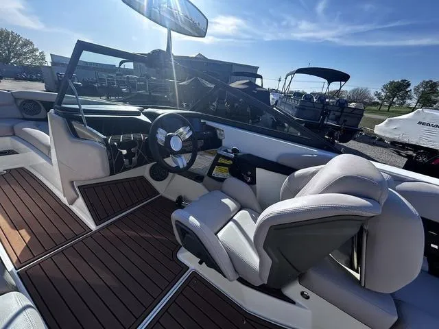 Slide: The Image of Nautique GS24 2018 - 22