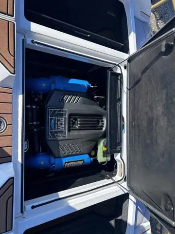 Slide: The Image of Nautique GS24 2018 - 28