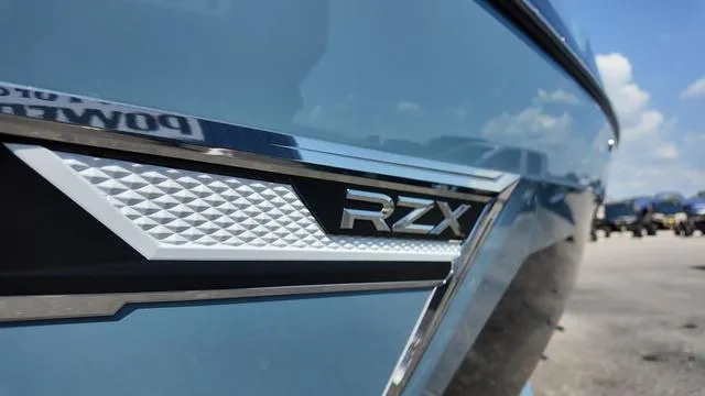 Slide: The Image of Tigé 24RZX 2025 - 10