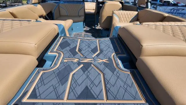 Slide: The Image of Tigé 24RZX 2025 - 28