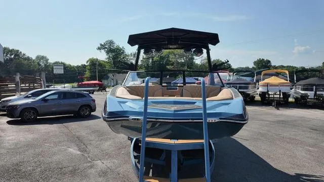 Slide: The Image of Tigé 24RZX 2025 - 8