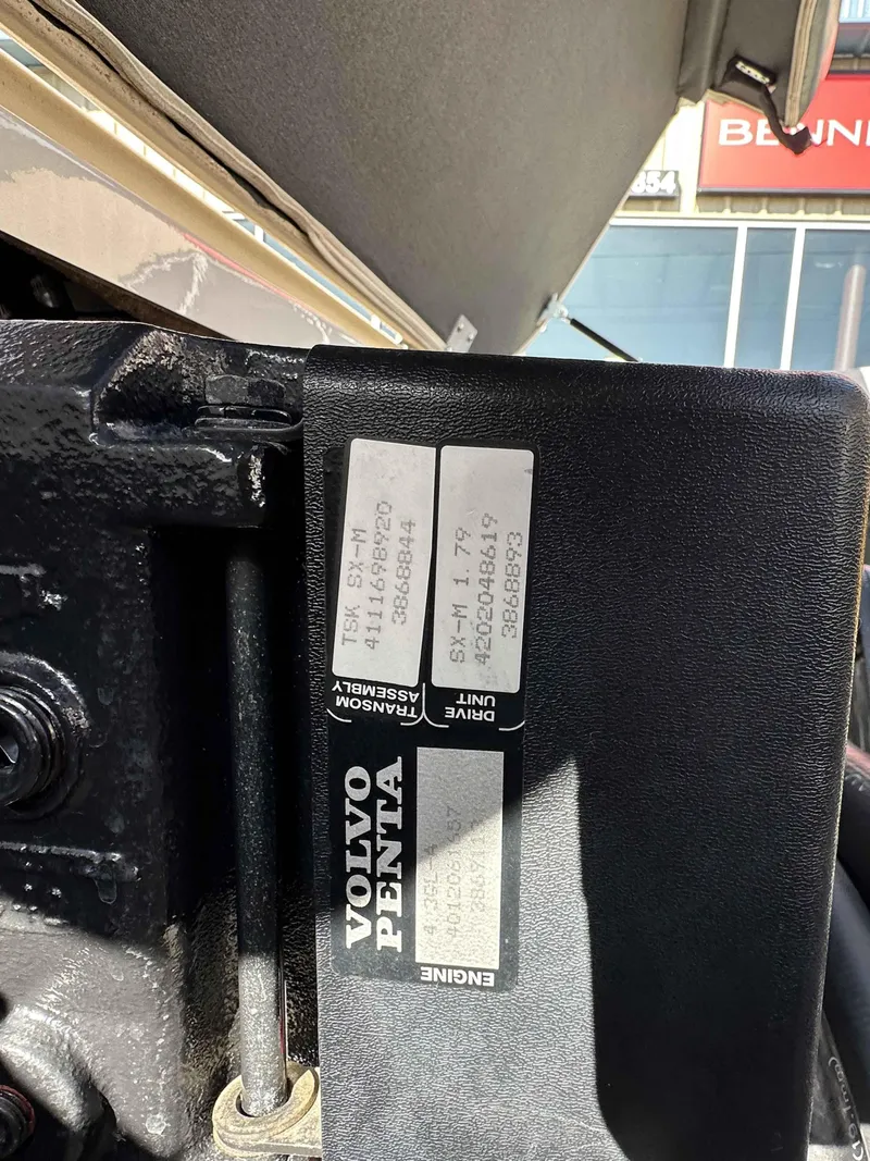 Slide: The Image of Larson Sei 180 2002 - 16