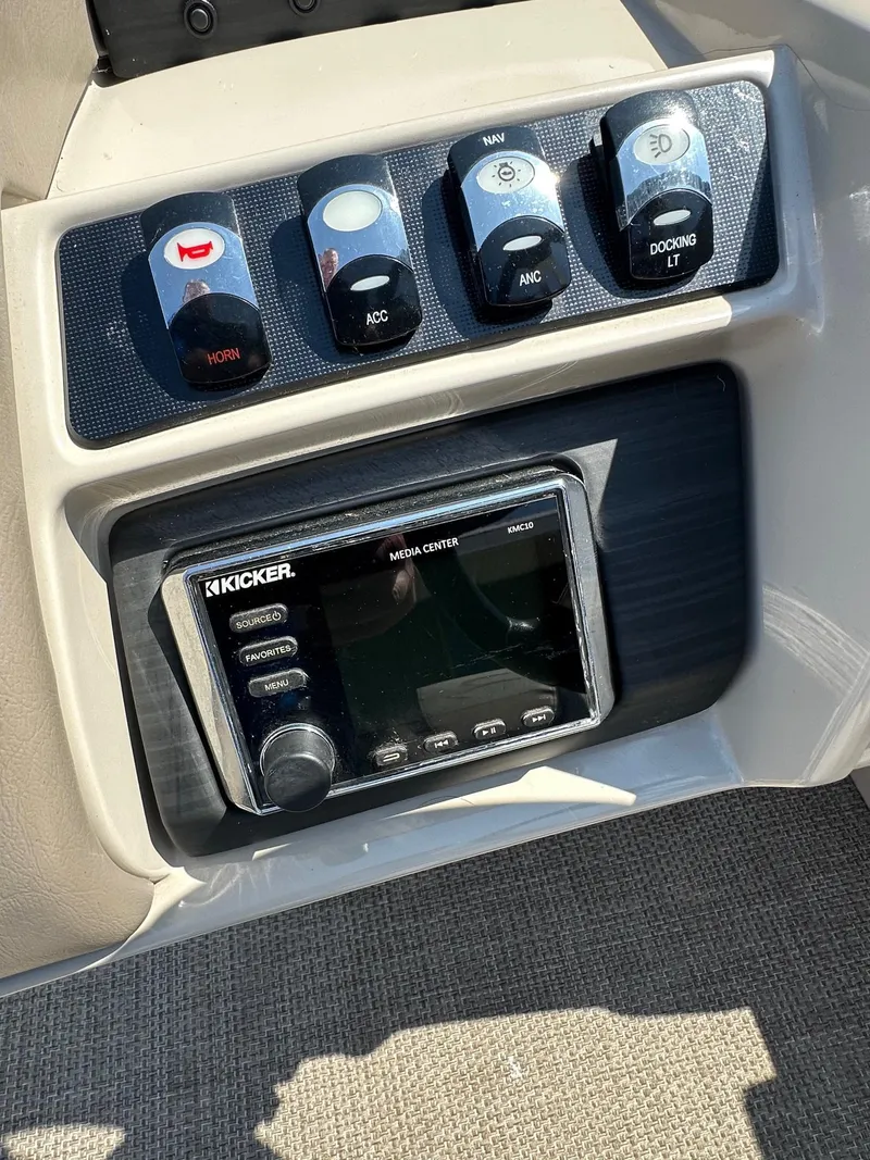 Slide: The Image of Bennington 23 GSB 2019 - 7