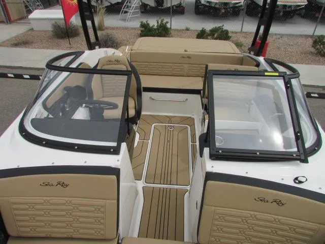 Slide: The Image of Sea Ray 190 Sport 2025 - 11