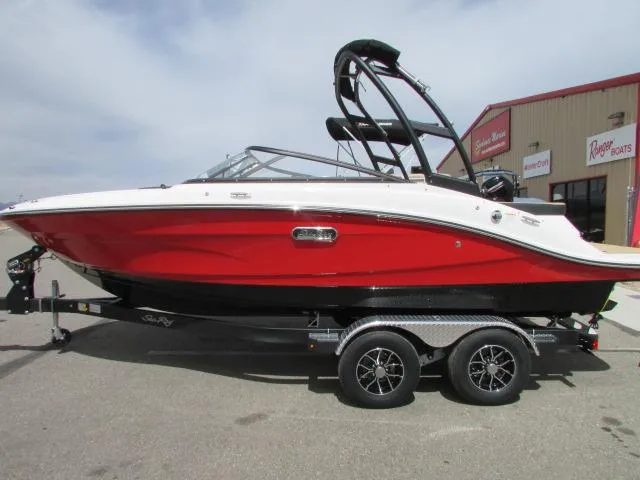 Slide: The Image of Sea Ray 190 Sport 2025 - 6