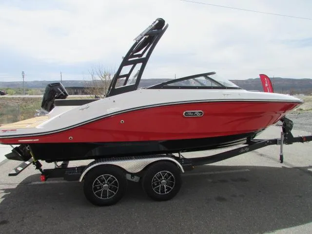 Slide: The Image of Sea Ray 190 Sport 2025 - 7