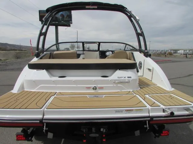 Slide: The Image of Sea Ray 190 Sport 2025 - 9