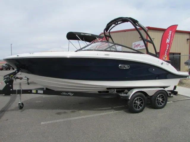 Slide: The Image of Sea Ray 190 Sport 2025 - 1