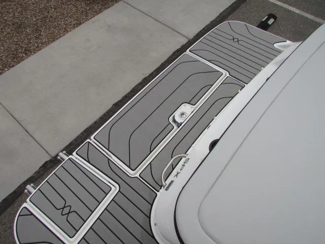 Slide: The Image of Sea Ray 190 Sport 2025 - 5