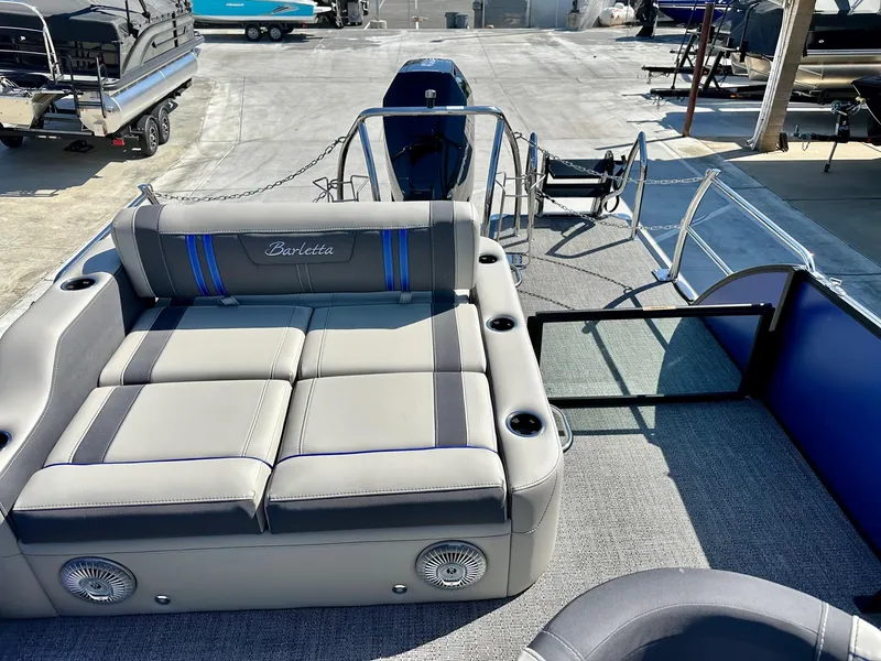 Slide: The Image of Barletta Corsa Ultra-Entertainer 25UE w/ Mercury 400HP V10! 2025 - 14