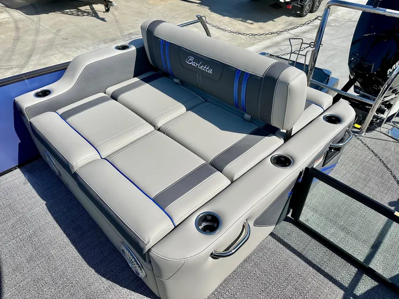 Slide: The Image of Barletta Corsa Ultra-Entertainer 25UE w/ Mercury 400HP V10! 2025 - 15