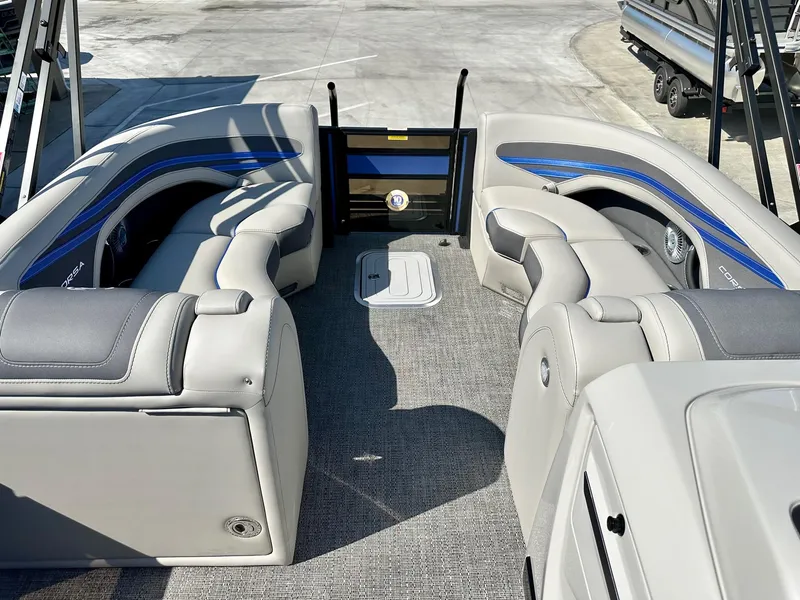 Slide: The Image of Barletta Corsa Ultra-Entertainer 25UE w/ Mercury 400HP V10! 2025 - 22