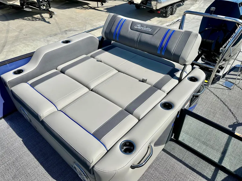 Slide: The Image of Barletta Corsa Ultra-Entertainer 25UE w/ Mercury 400HP V10! 2025 - 4