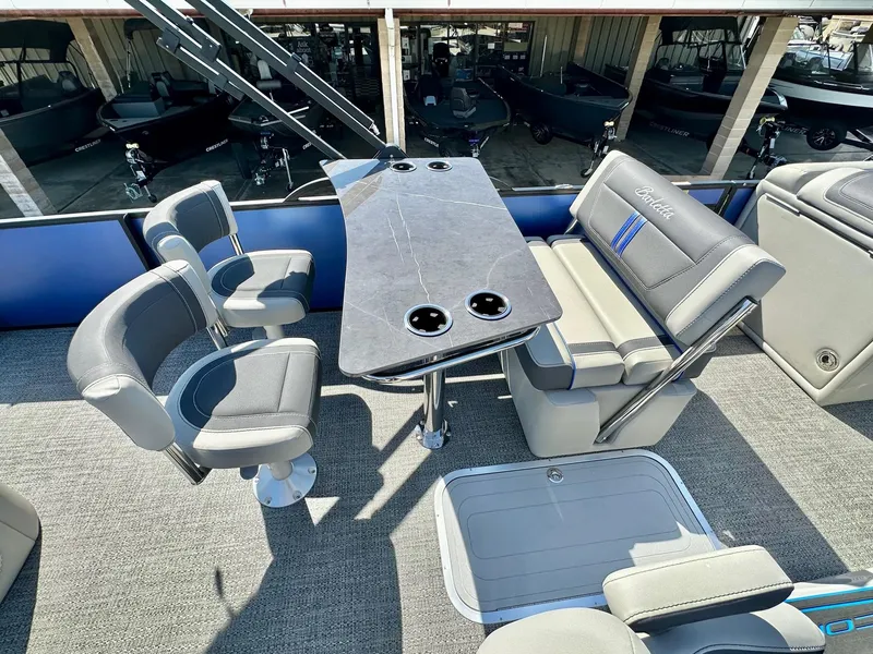 Slide: The Image of Barletta Corsa Ultra-Entertainer 25UE w/ Mercury 400HP V10! 2025 - 8