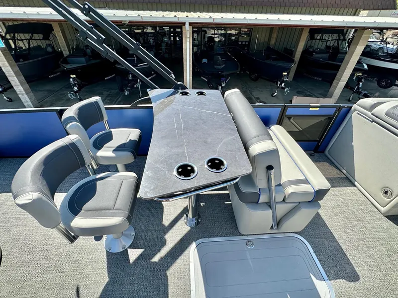 Slide: The Image of Barletta Corsa Ultra-Entertainer 25UE w/ Mercury 400HP V10! 2025 - 9