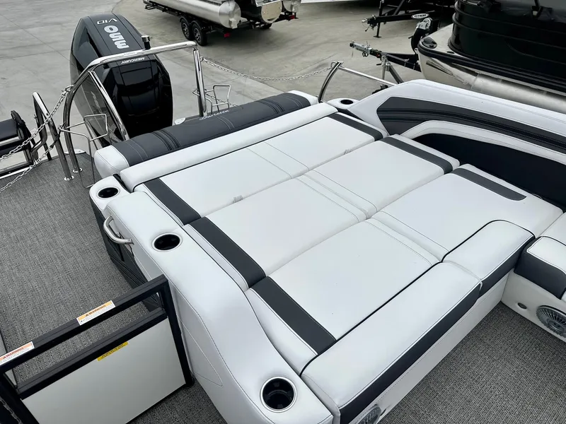 Slide: The Image of Barletta Corsa Ultra-Lounge 25U w/ 350HP Mercury V10! 2025 - 15