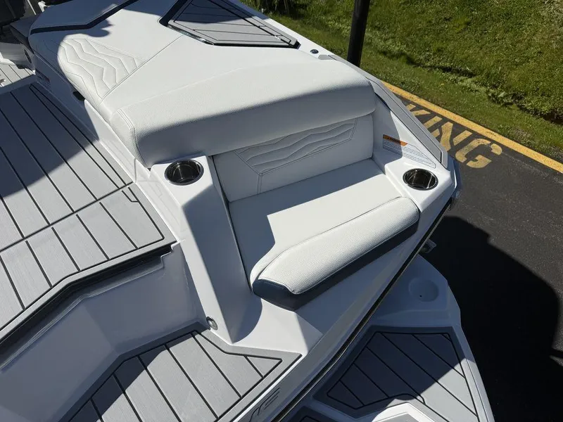 Slide: The Image of Nautique Super Air Nautique G23 2025 - 11