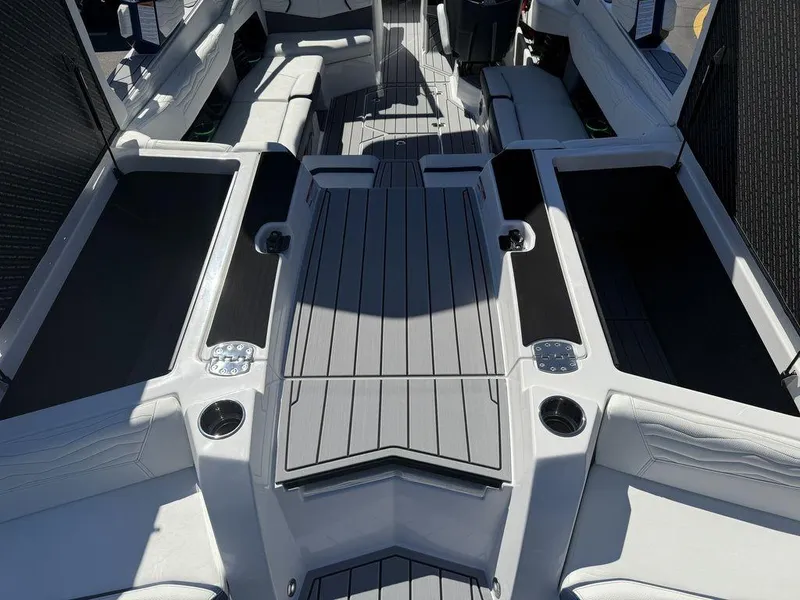 Slide: The Image of Nautique Super Air Nautique G23 2025 - 5