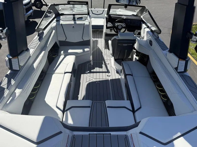 Slide: The Image of Nautique Super Air Nautique G23 2025 - 6