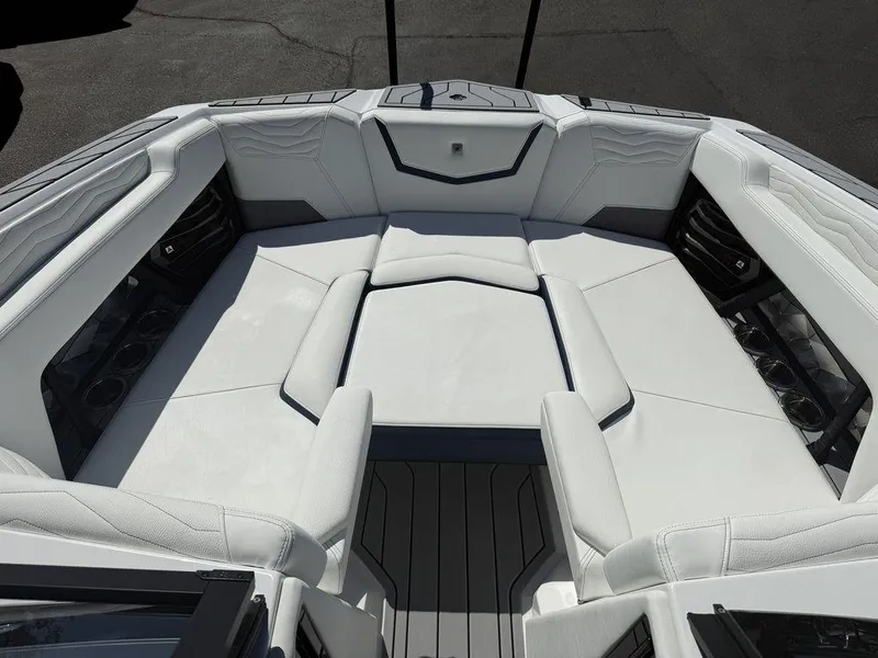 Slide: The Image of Nautique Super Air Nautique G23 2025 - 8