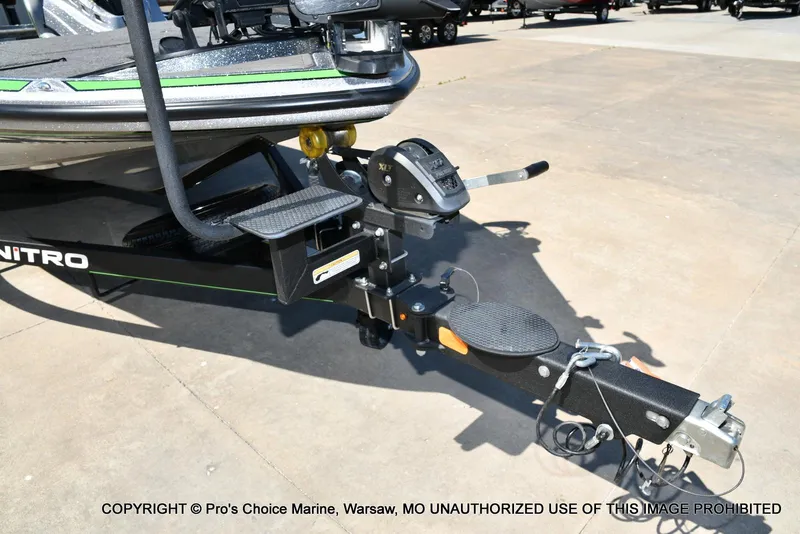 Slide: The Image of 2021 Nitro Z20 Pro Pack boat trailer hitch and step detail. - 33