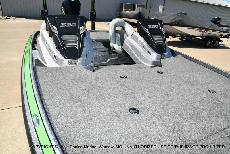 Slide: The Image of 2021 Nitro Z20 Pro Pack boat with dual seats and carpeted deck. - 36