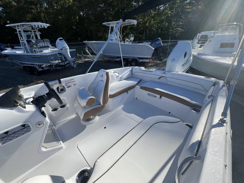 Slide: The Image of Stingray SC 182SC 2025 - 9