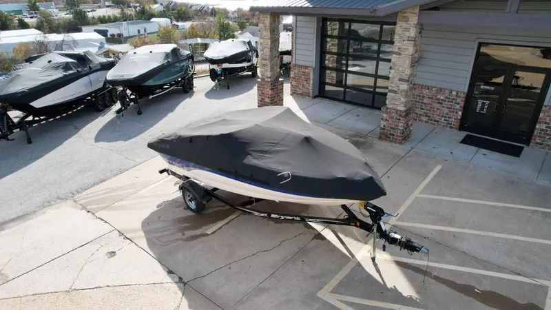 Slide: The Image of Bryant 196RB 2011 - 20