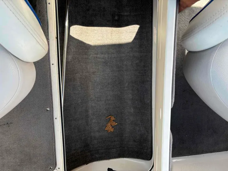 Slide: The Image of Bryant 196RB 2011 - 9