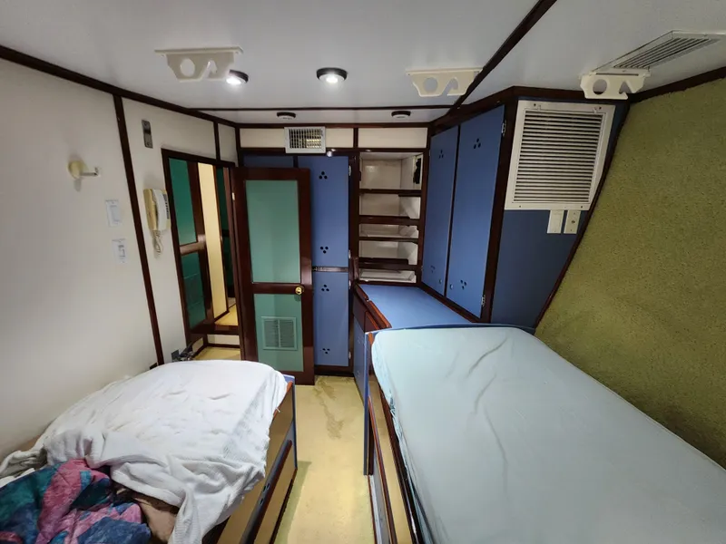 Slide: The Image of DESCO 76 Trawler 1983 - 59