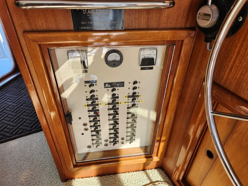 Slide: The Image of DESCO 76 Trawler 1983 - 68