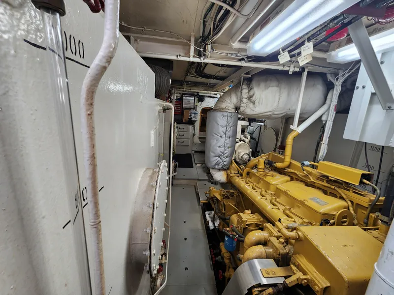 Slide: The Image of DESCO 76 Trawler 1983 - 69