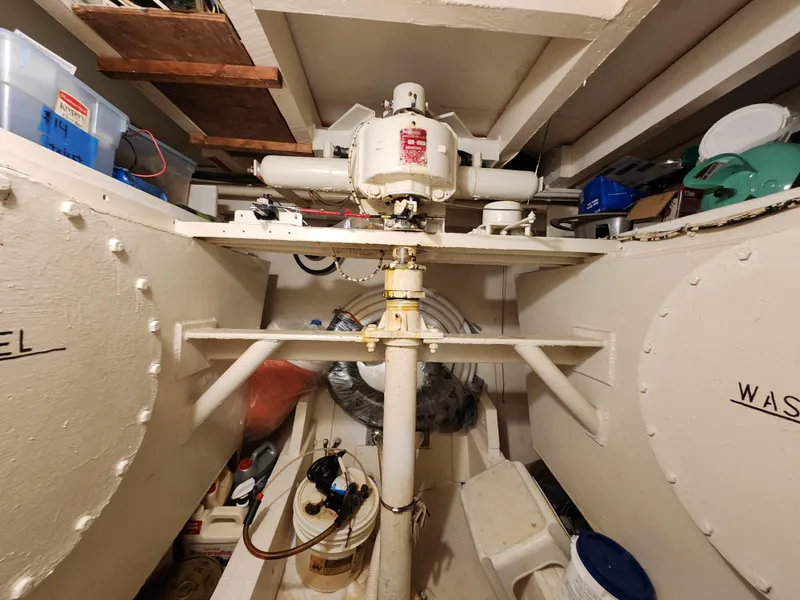 Slide: The Image of DESCO 76 Trawler 1983 - 83