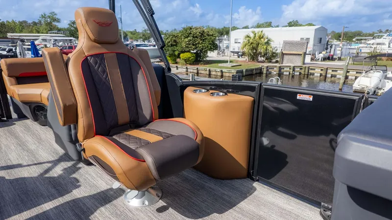 Slide: The Image of Bennington 22 M FAST BACK 2025 - 11