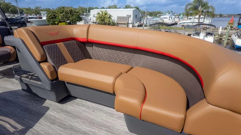 Slide: The Image of Bennington 22 M FAST BACK 2025 - 14