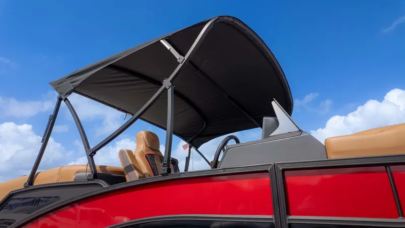 Slide: The Image of Bennington 22 M FAST BACK 2025 - 2