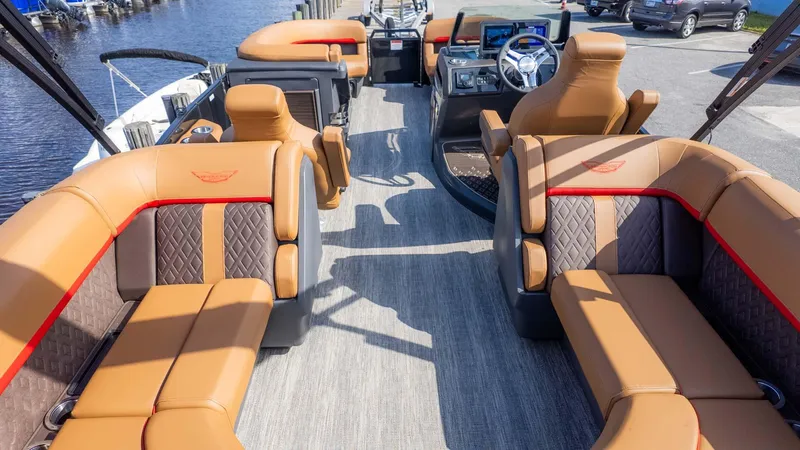 Slide: The Image of Bennington 22 M FAST BACK 2025 - 7