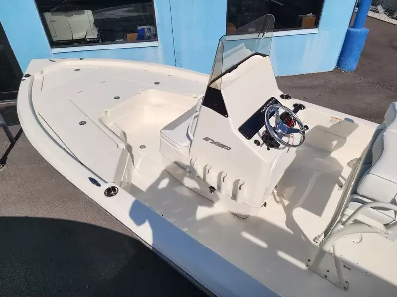 Slide: The Image of Skeeter SX221 2025 - 10