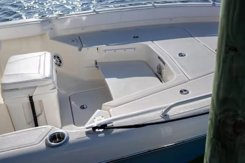 Slide: The Image of Skeeter SX2550 Family 2025 - 10