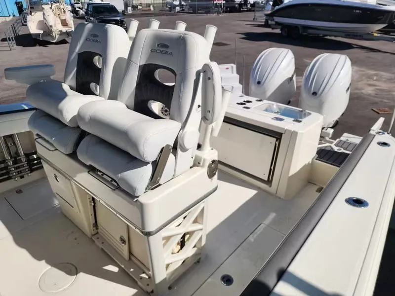 Slide: The Image of Cobia 265 Open Center Console 2025 - 7