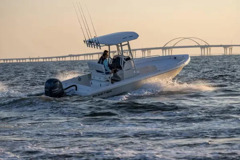 Slide: The Image of Skeeter SX2350 2026 - 4