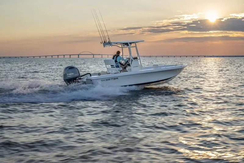 Slide: The Image of Skeeter SX2350 2026 - 5