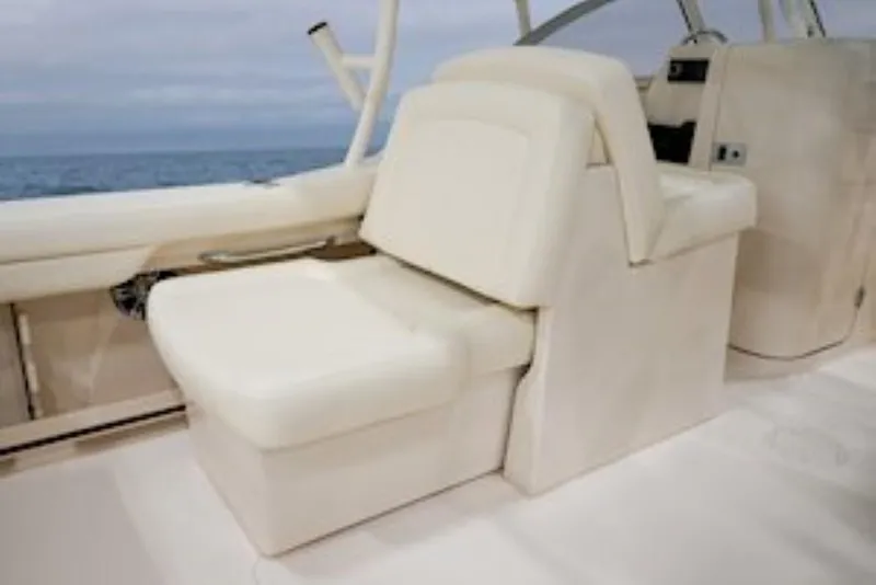 Slide: The Image of Grady-White Freedom 235 2026 - 15