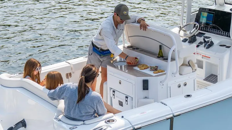 Slide: The Image of Sea Hunt Ultra 265 SE 2026 - 10