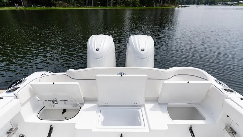 Slide: The Image of Sea Hunt Ultra 265 SE 2026 - 8