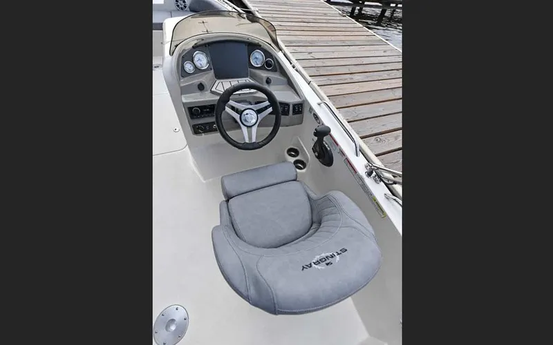 Slide: The Image of Stingray 212 SC 2027 - 5