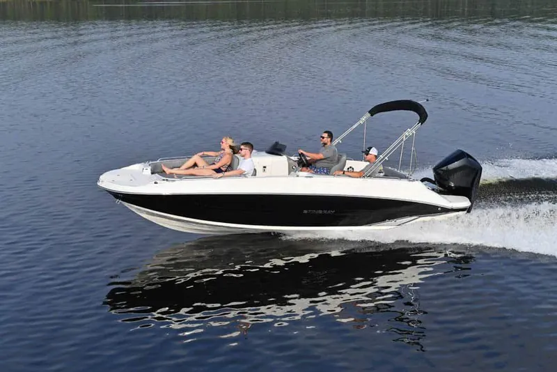 Slide: The Image of Stingray 212 SC 2026 - 2